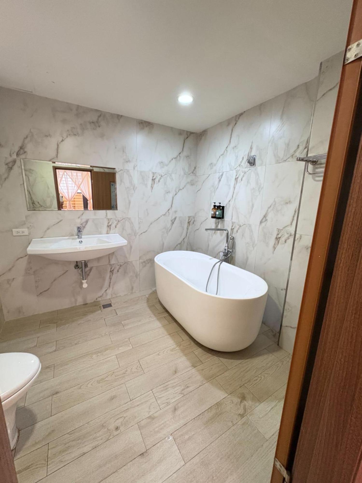 Kaohsiung Raifong Corner Homestay Экстерьер фото