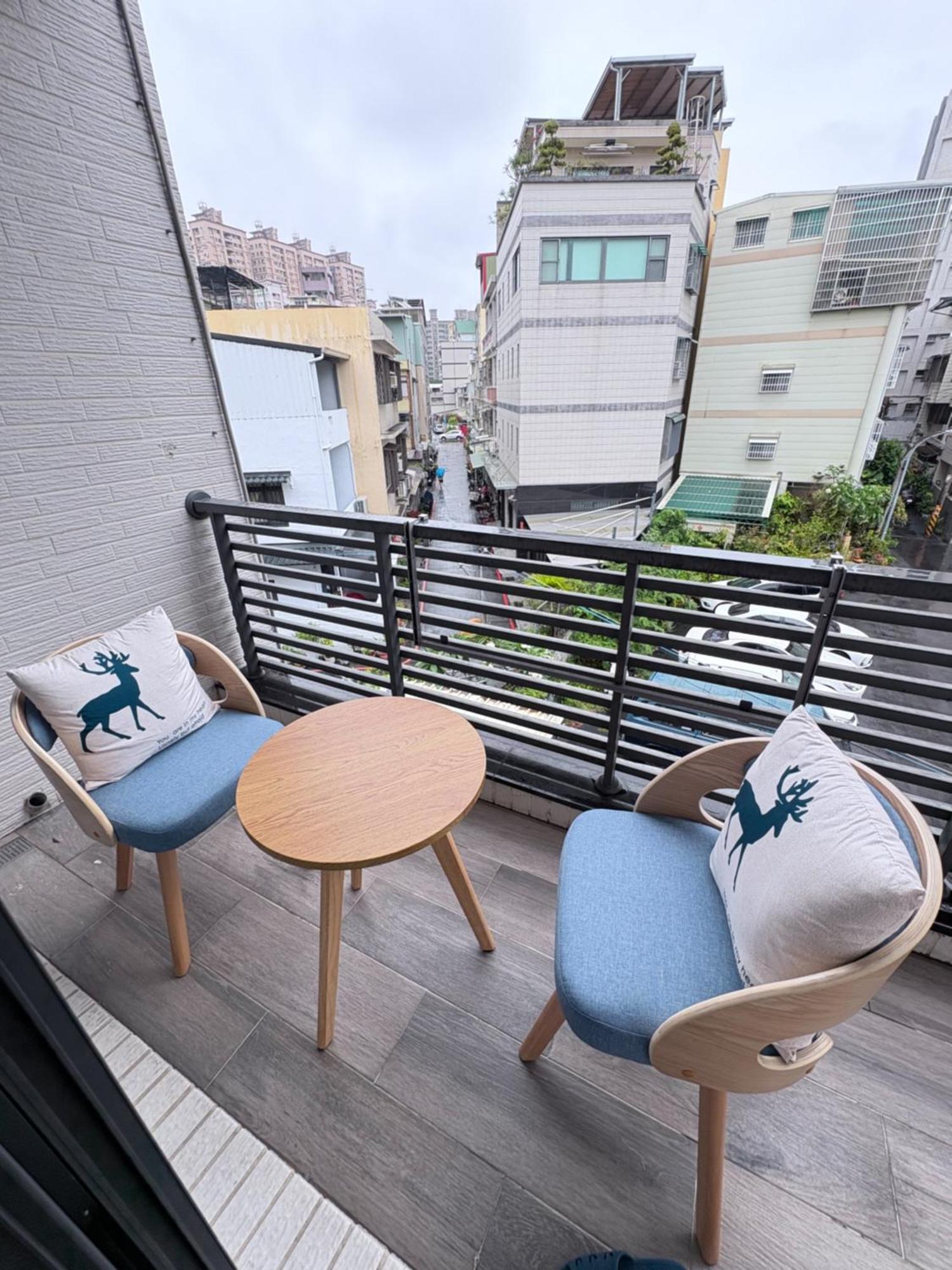 Kaohsiung Raifong Corner Homestay Экстерьер фото
